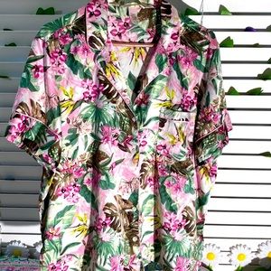 Victoria’s Secret tropical pink print sleep top